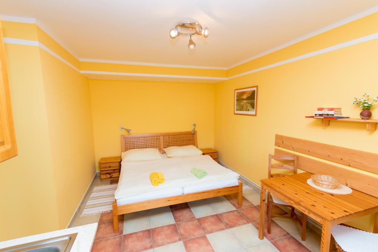 Apartments U Jezera Cerna Černá v Pošumaví Exteriör bild