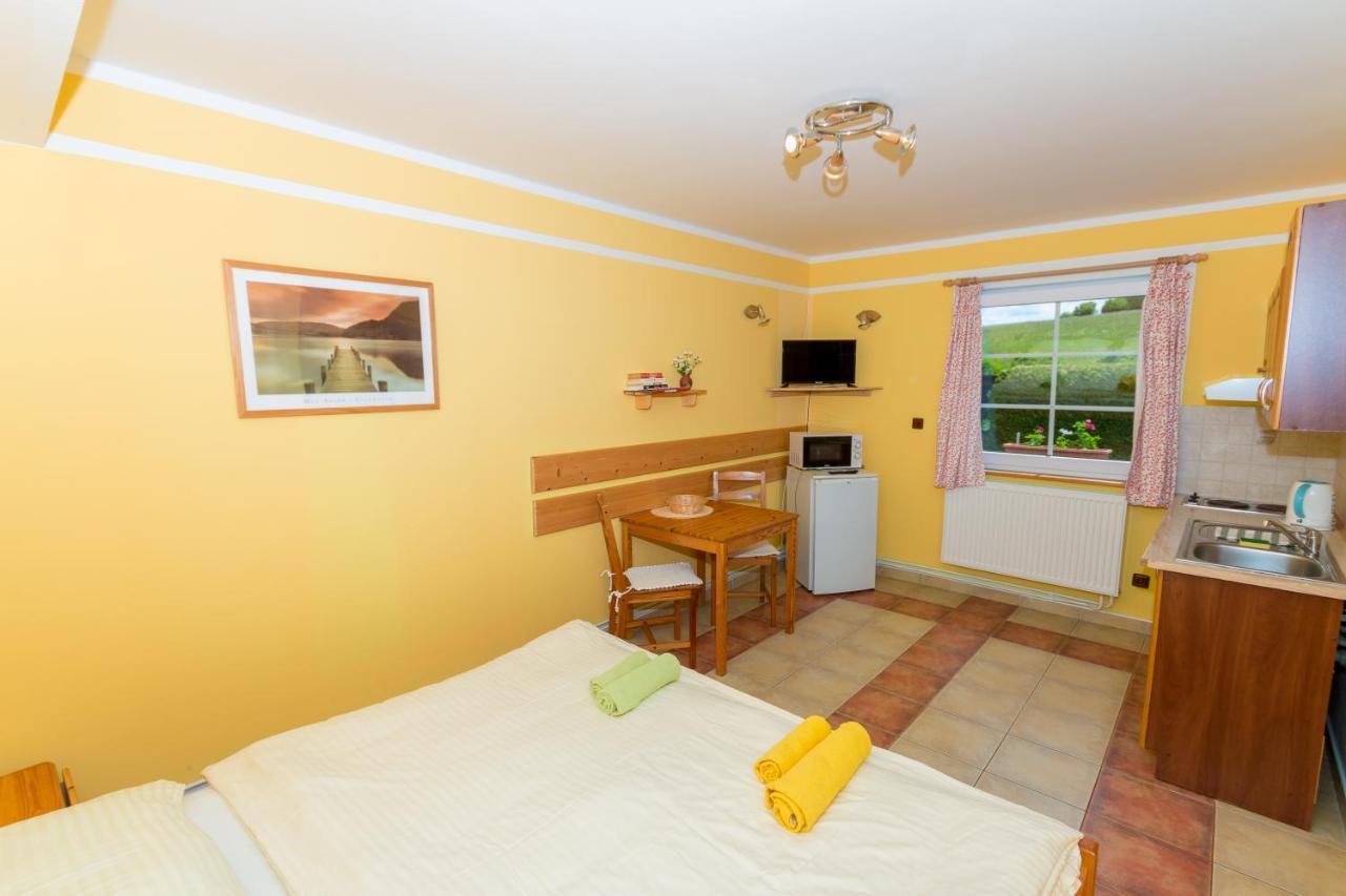 Apartments U Jezera Cerna Černá v Pošumaví Exteriör bild