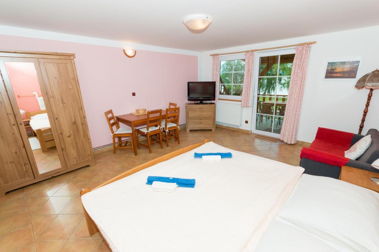 Apartments U Jezera Cerna Černá v Pošumaví Exteriör bild